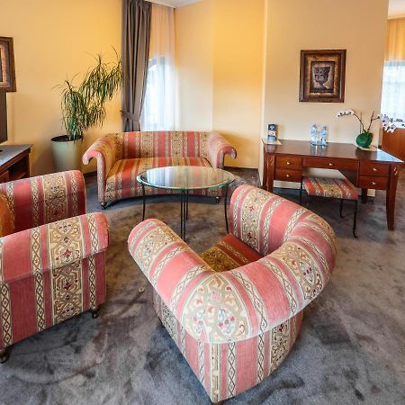 Hotel Fenix Jelenia Góra Extérieur photo
