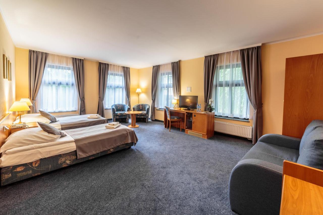 Hotel Fenix Jelenia Góra Extérieur photo