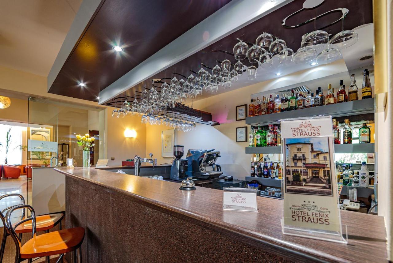 Hotel Fenix Jelenia Góra Extérieur photo