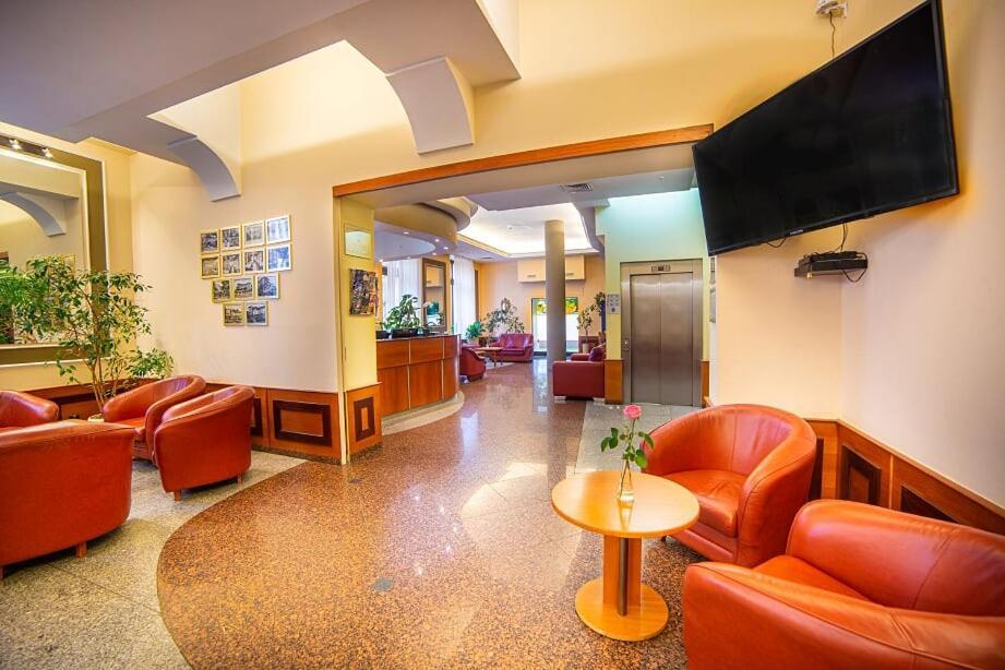 Hotel Fenix Jelenia Góra Extérieur photo