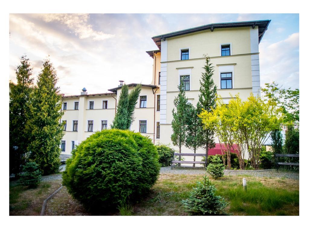 Hotel Fenix Jelenia Góra Extérieur photo