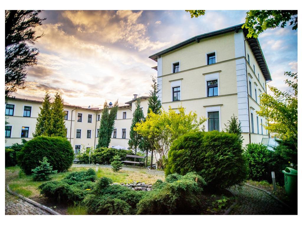 Hotel Fenix Jelenia Góra Extérieur photo